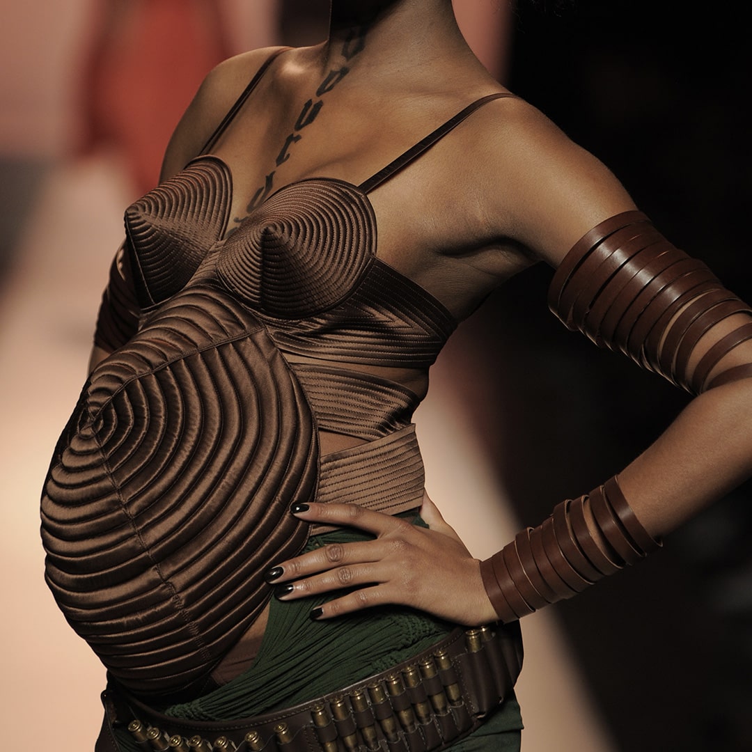 page-classique-30-ans-chapitre-2-corset2 (1)-min.jpg